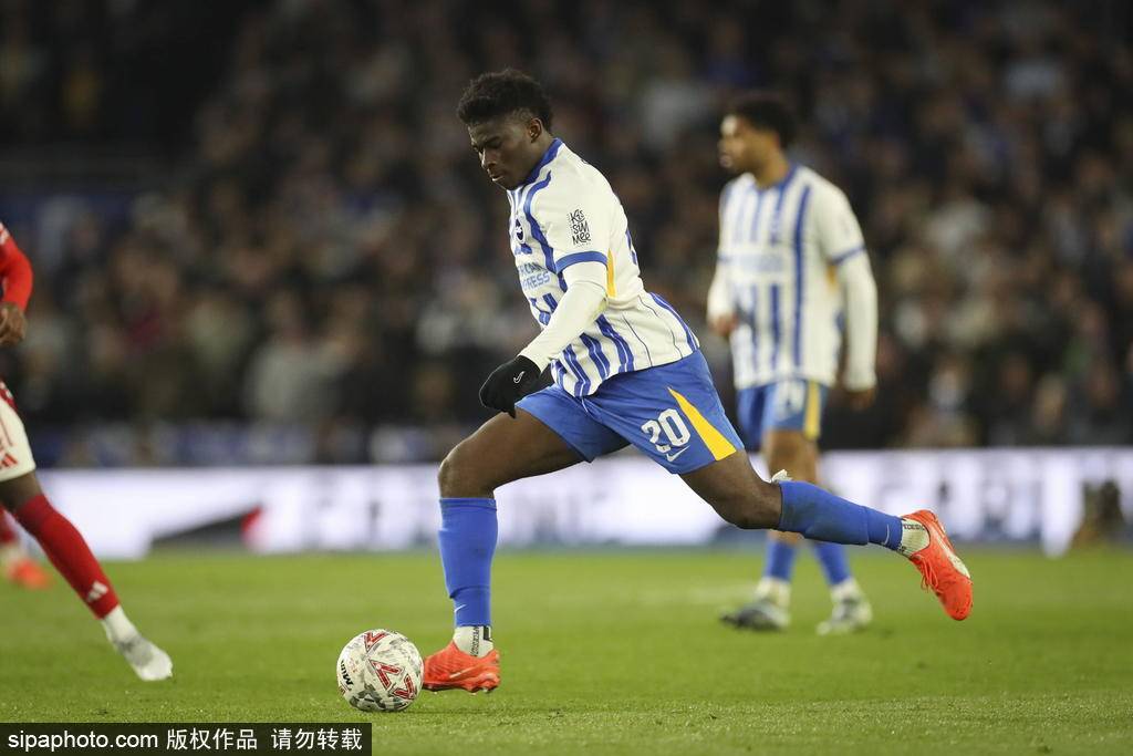 6.665亿镑!曼联营收创纪录 冬窗有钱追巴莱巴补强中场