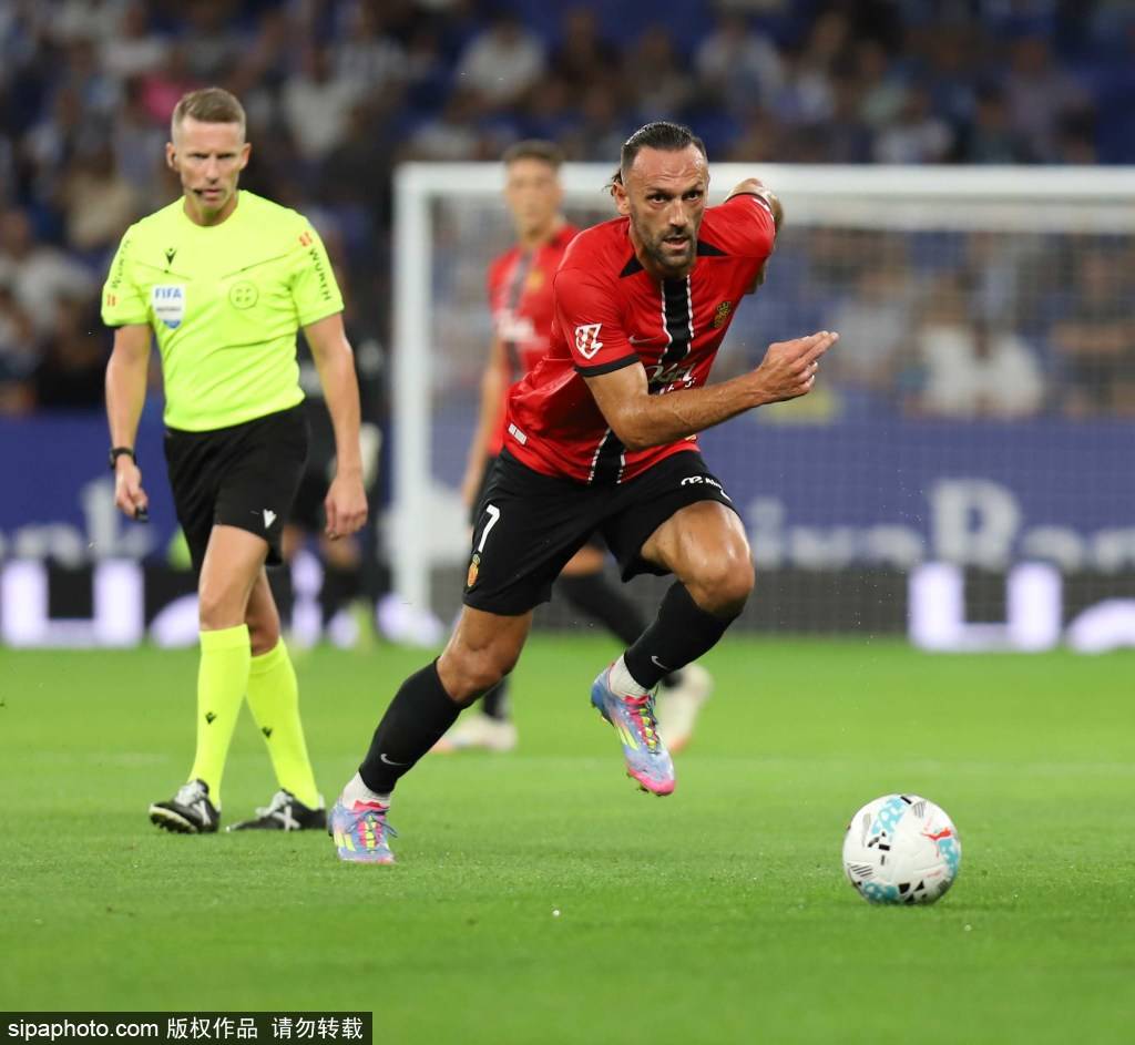 欧冠首轮前瞻:巴萨三叉戟出击,纽卡沃尔特马德能否破防?